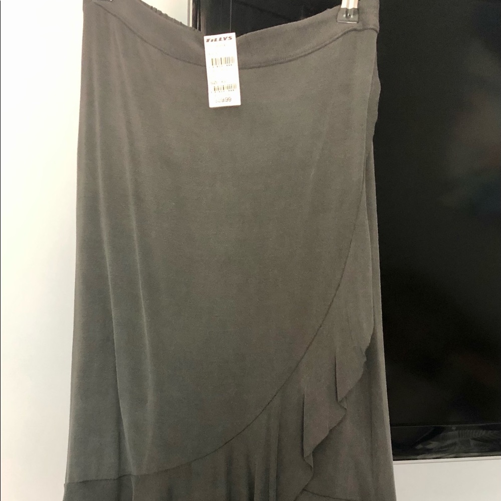 Faded black skirt with ruffles